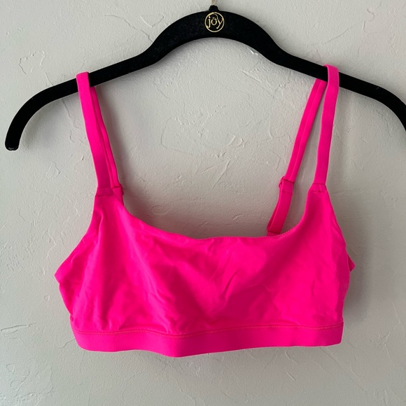 💖NEW SKIMS FITS EVERYBODY SCOOP NECK BRALETTE IN NEON PINK M L - Picture 1 of 5